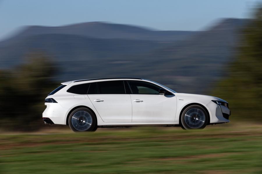  Peugeot 508 SW GT HYBRID 2019 года  (WW) (фото 25 из 40)